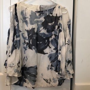 Beautiful Robbi & Nikki Top